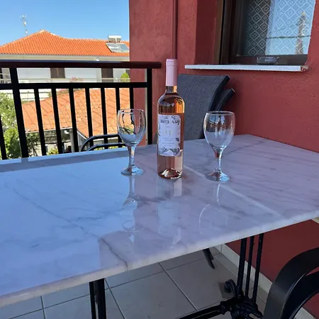 Nea Roda Apartments *